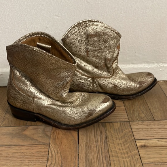 Ash gold cowboy ankle boot size 37 (6-6.5) distressed look not worn vintage - Picture 2 of 7